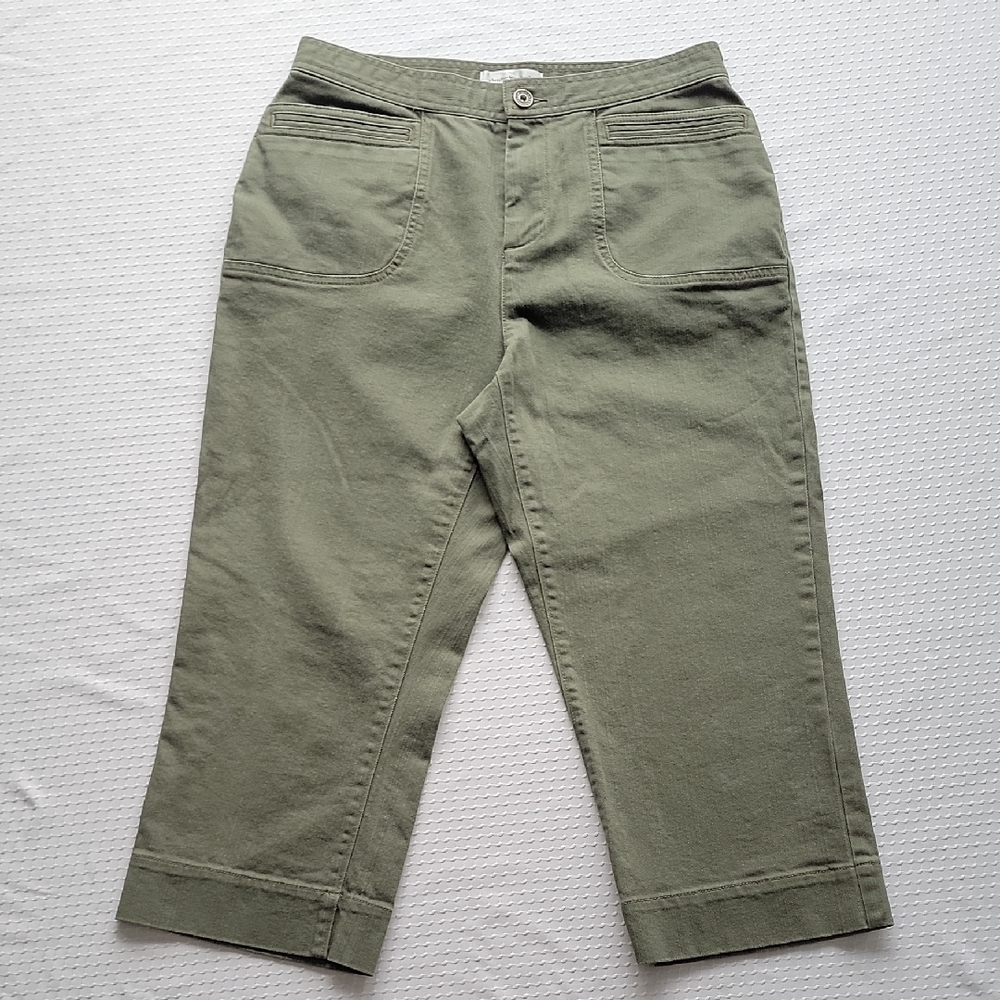 Vintage Christopher & Banks Olive Green Capris With Embrodered Retro Leaf Size 4